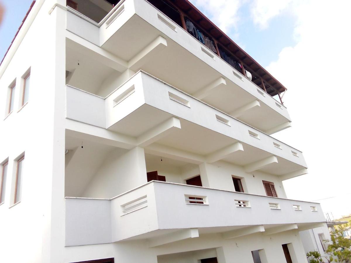 Vila Bali Durrës 외부 사진